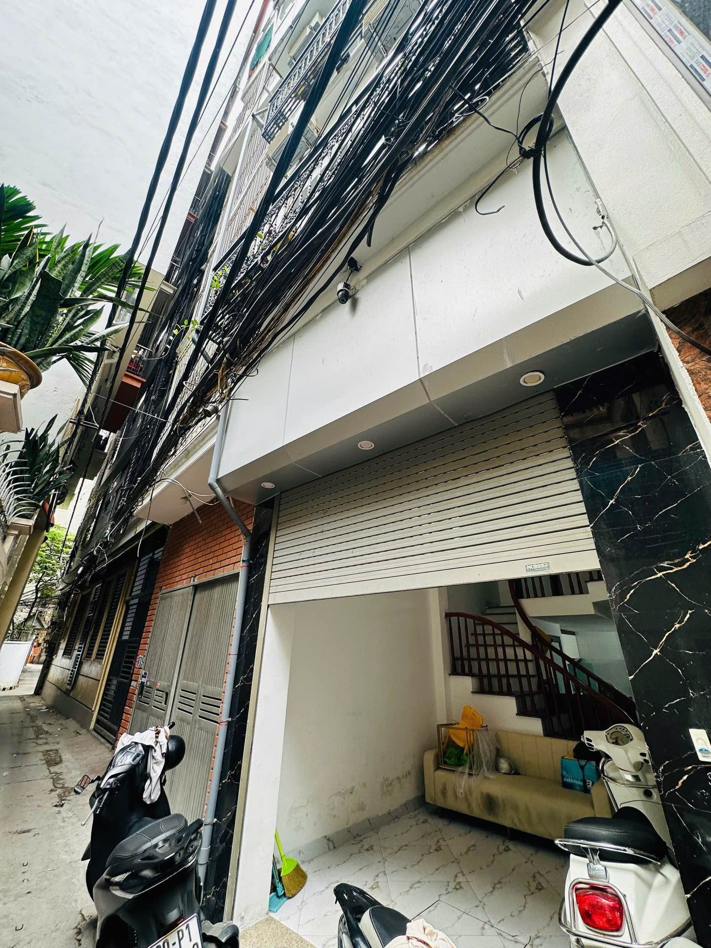 Nhà 5 Tầng Kiên Cố Tại Yên Xá - Cơ Hội Vàng Sở Hữu Ngay