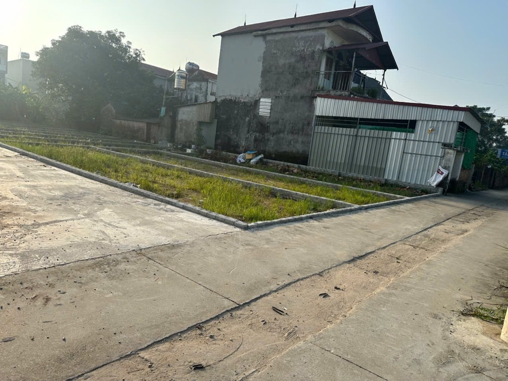 Bán đất lô góc tại Thị trấn Quang Minh, mặt tiền 4,2m, diện tích 64,3m²