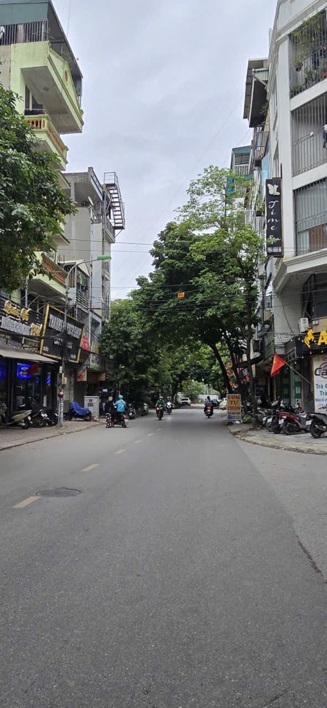 Bán nhà mặt phố Phú Diễn - gần ĐH Tài Nguyên và Môi trường doanh thu 150tr/ tháng