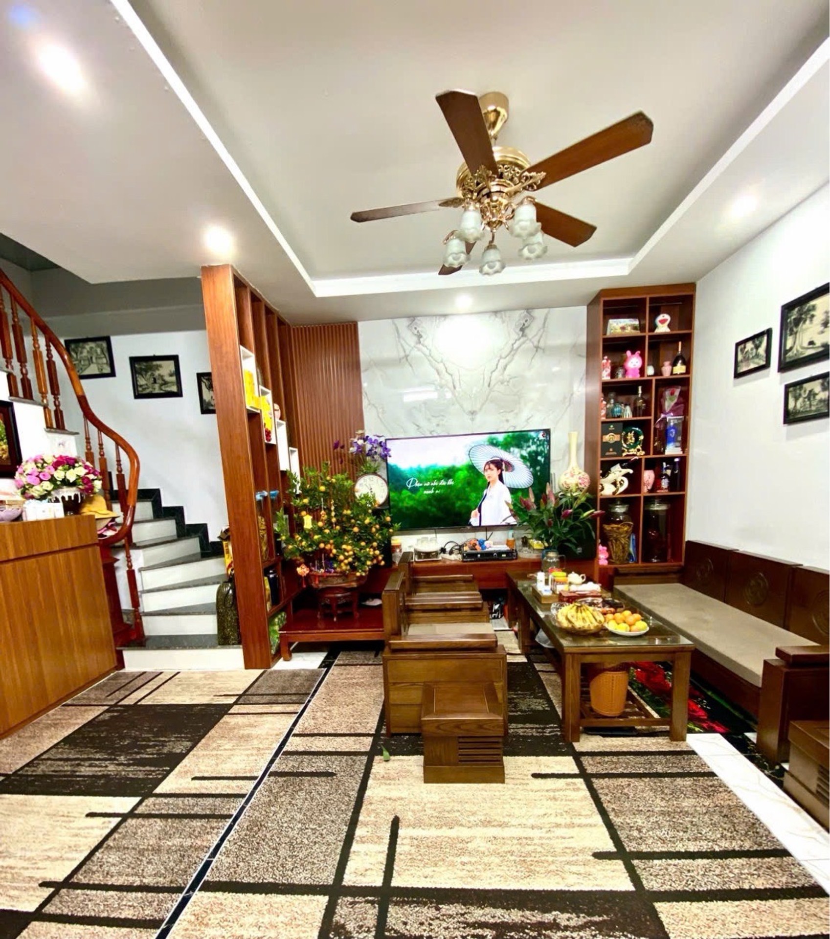 Căn nhà Ngô Gia Tự cực đẹp ô tô đỗ cổng. 3 ngủ thiết kế tối ưu.