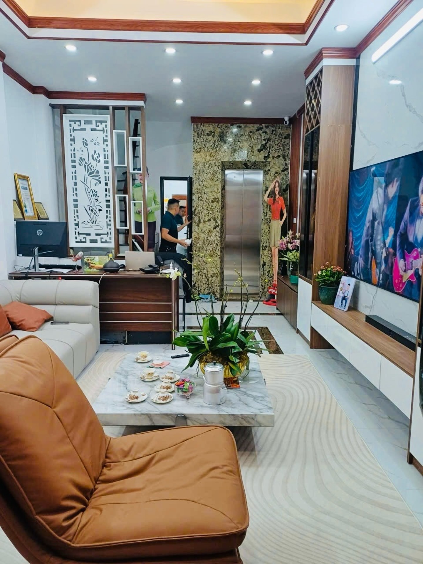Nhà Phố Kim Ngưu 5 Tầng Thang Máy Sang Trọng