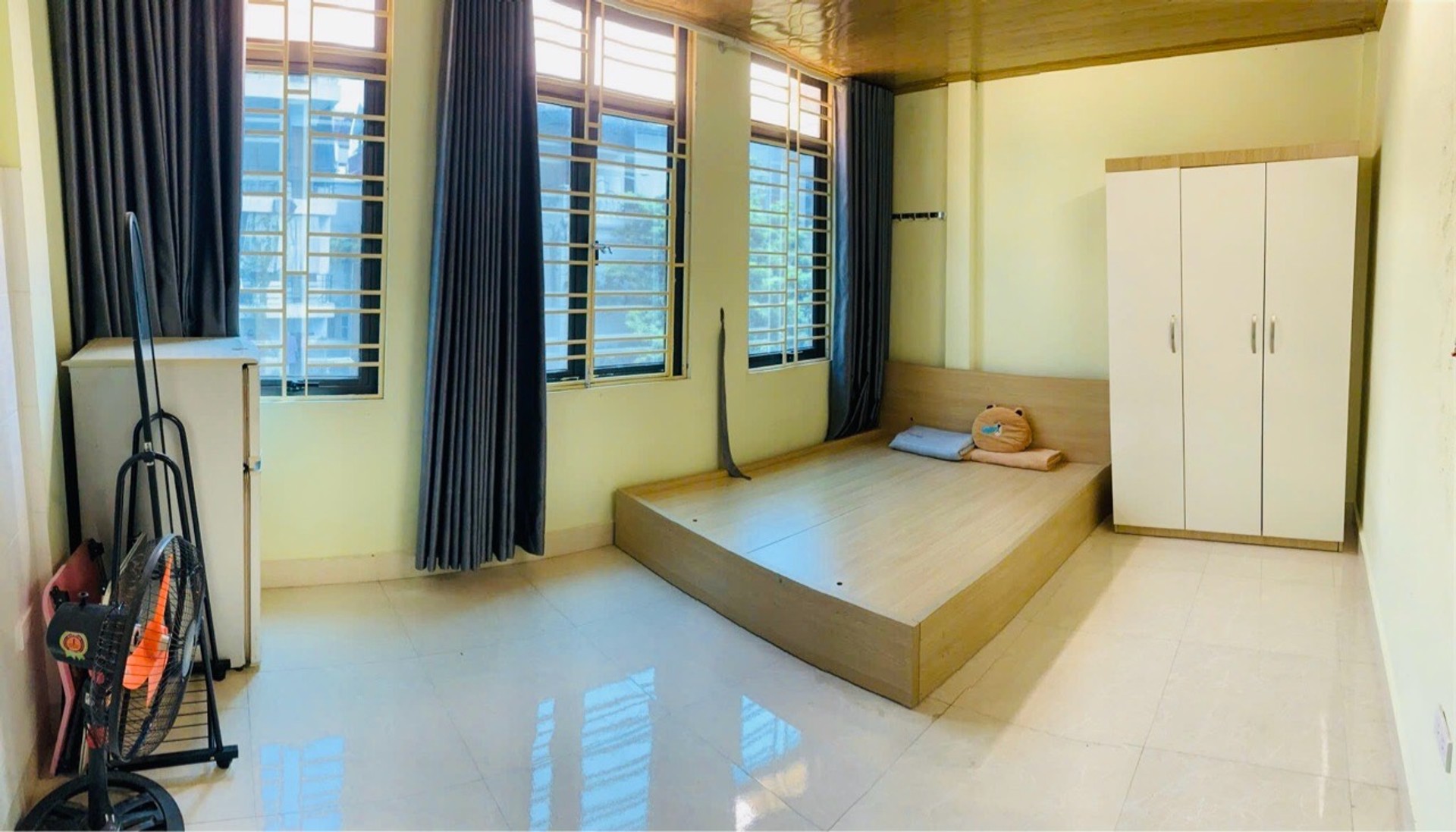 Nhà Mặt Ngõ Kinh Doanh Giữa Trung Tâm Cầu Giấy