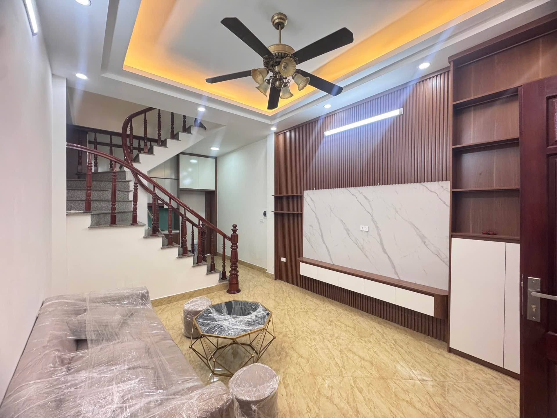 Bán nhà riêng 5 tầng diện tích 30m2 tại phường Giáp Nhị, Hoàng Mai