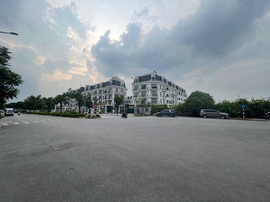 Biệt thự lô góc Foresa Xuân Phương – view Công viên & Hồ Điều Hòa – mặt đường 40m.