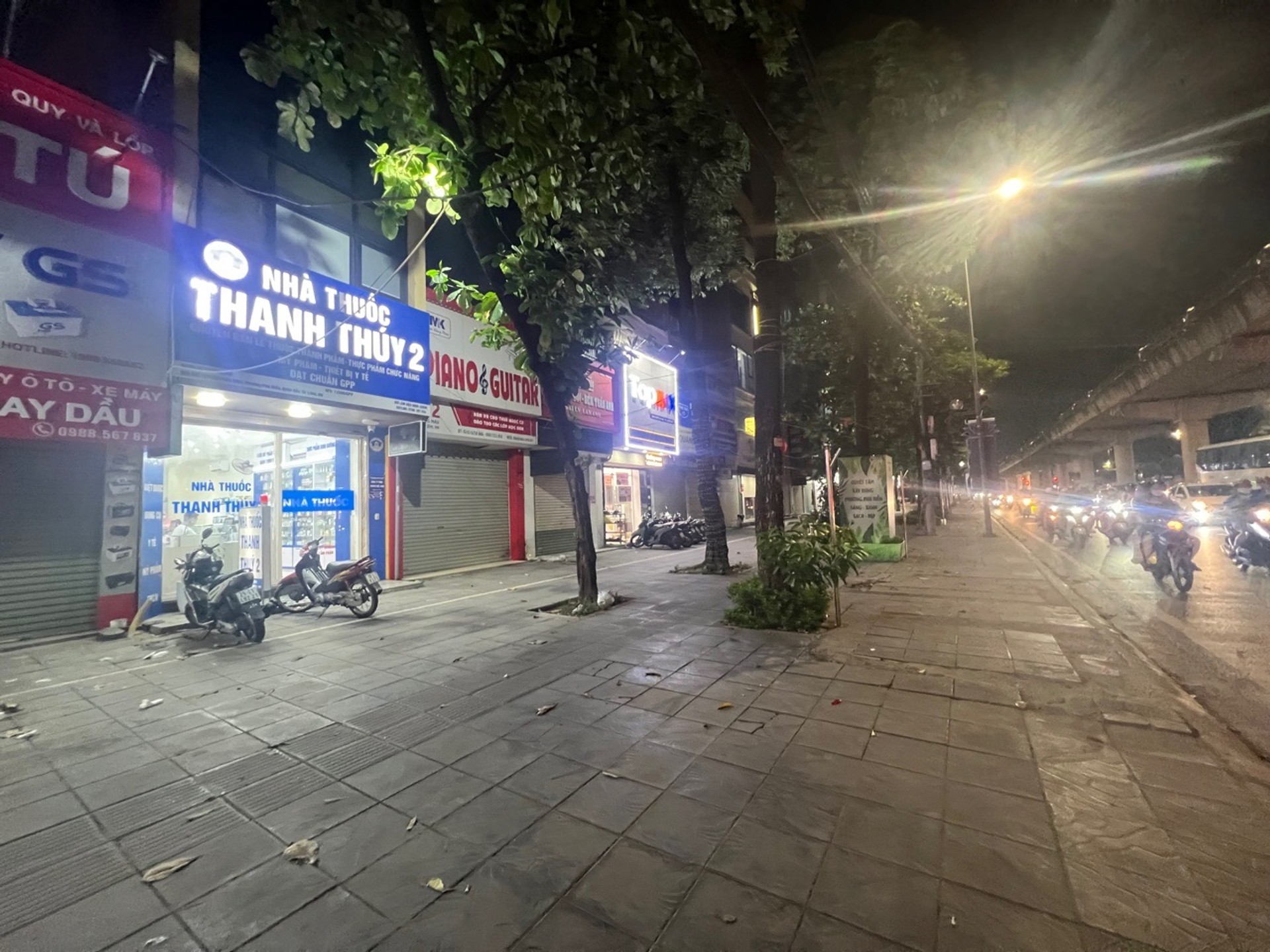 Bán nhà mặt phố Hồ Tùng Mậu 77m2 gần ĐH Thương Mại LH 0984.618.308
