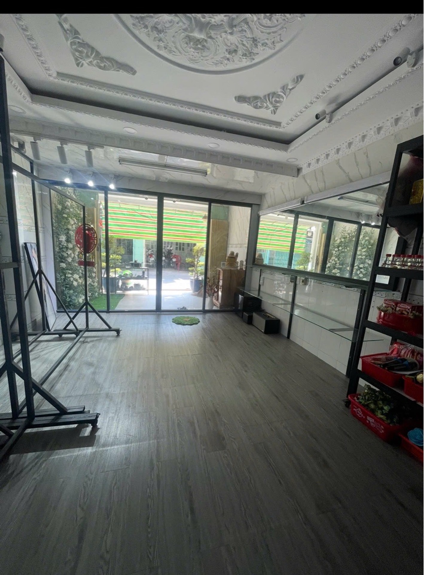 Nhà 3 tầng kiên cố, thu nhập ngay tại Nhà Bè