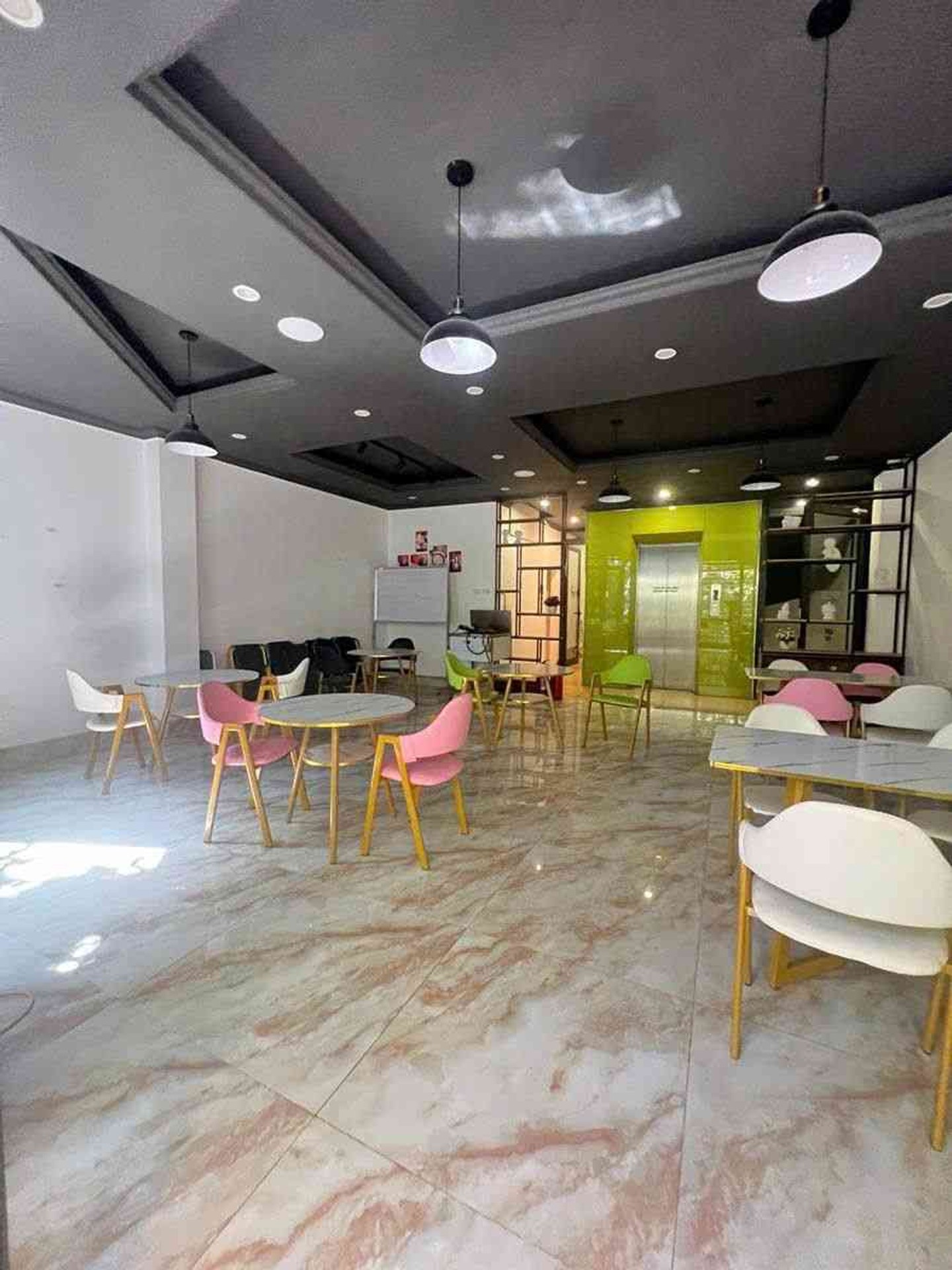 Bán nhà mặt phố Dương Khuê 96m2 7 tầng kinh doanh tốt