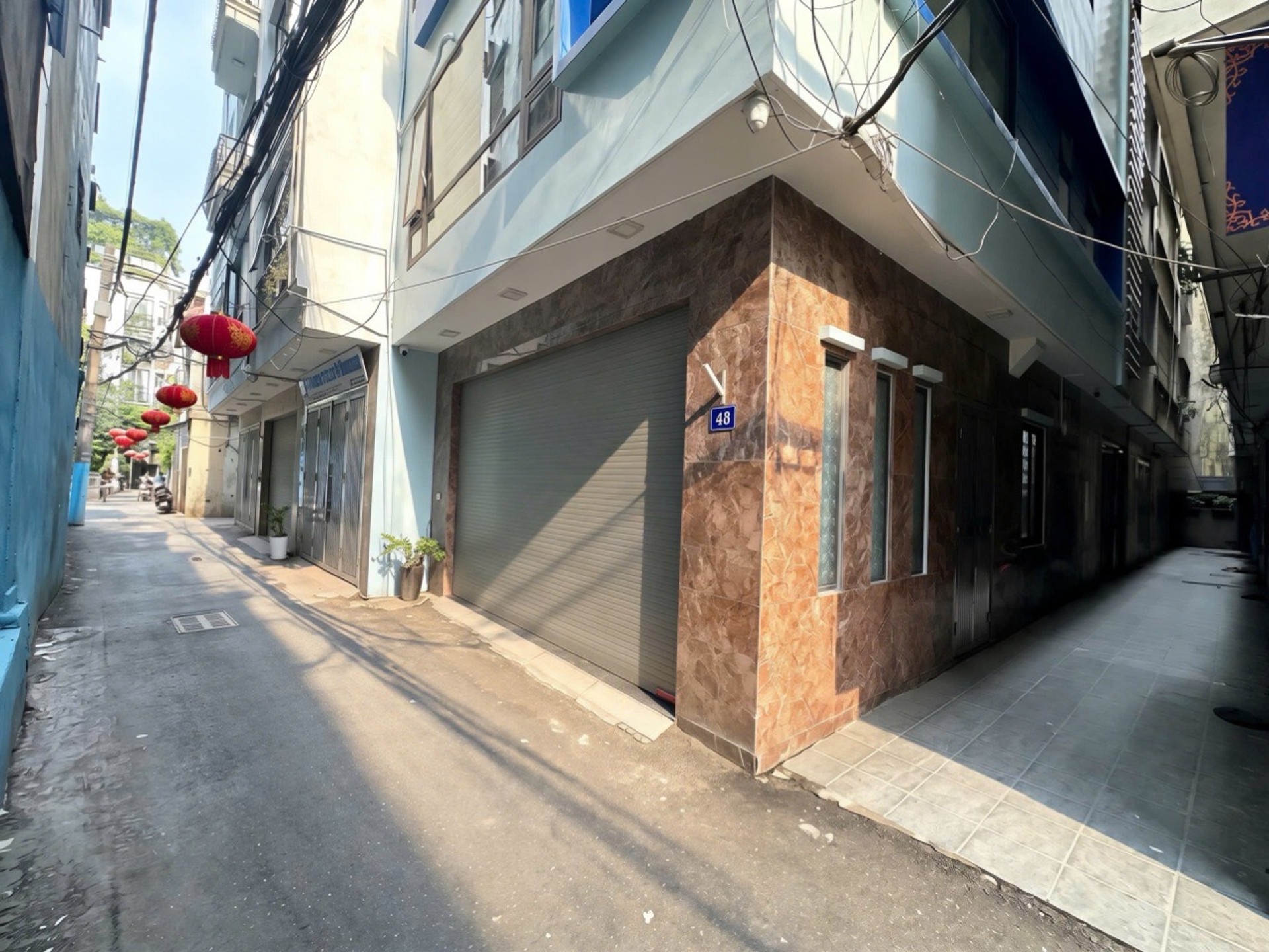 Nhà đẹp ngay Võ Chí Công, Hoàng Quốc Việt, 5 tầng, 3 ngủ, cách ô tô 1 nhà, p/lý chuẩn, chỉ 8.x tỷ