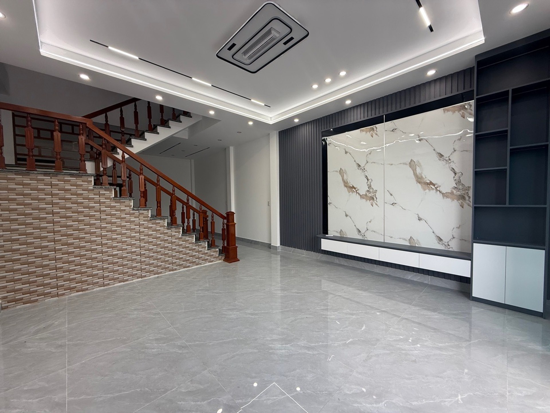 Bán nhà 3 tầng diện tích 56.7m2 tại xã Kiều Đông