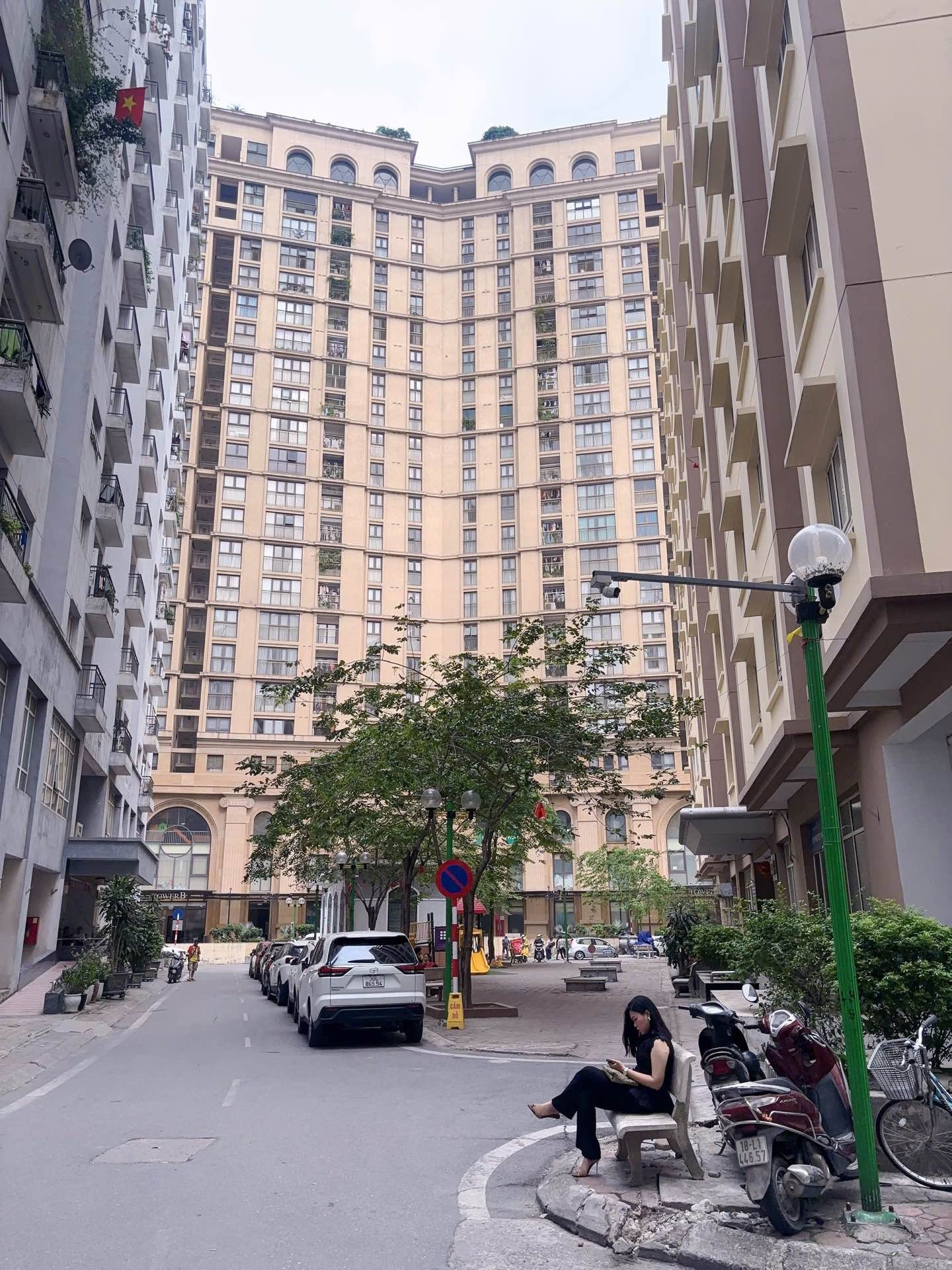 Bán Chung Cư Phố Hoàng Cầu