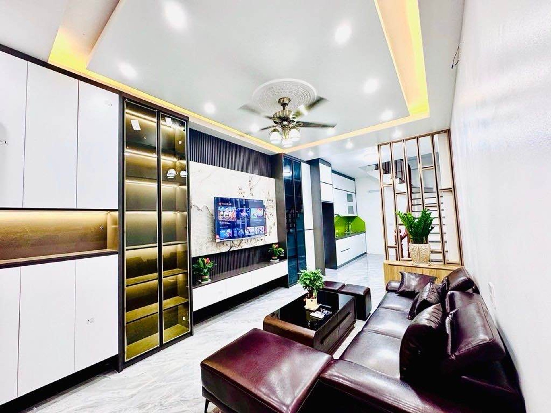Bán nhà riêng 5 tầng diện tích 39m2 tại Thịnh Liệt, khu phân lô ô tô tải đỗ cửa