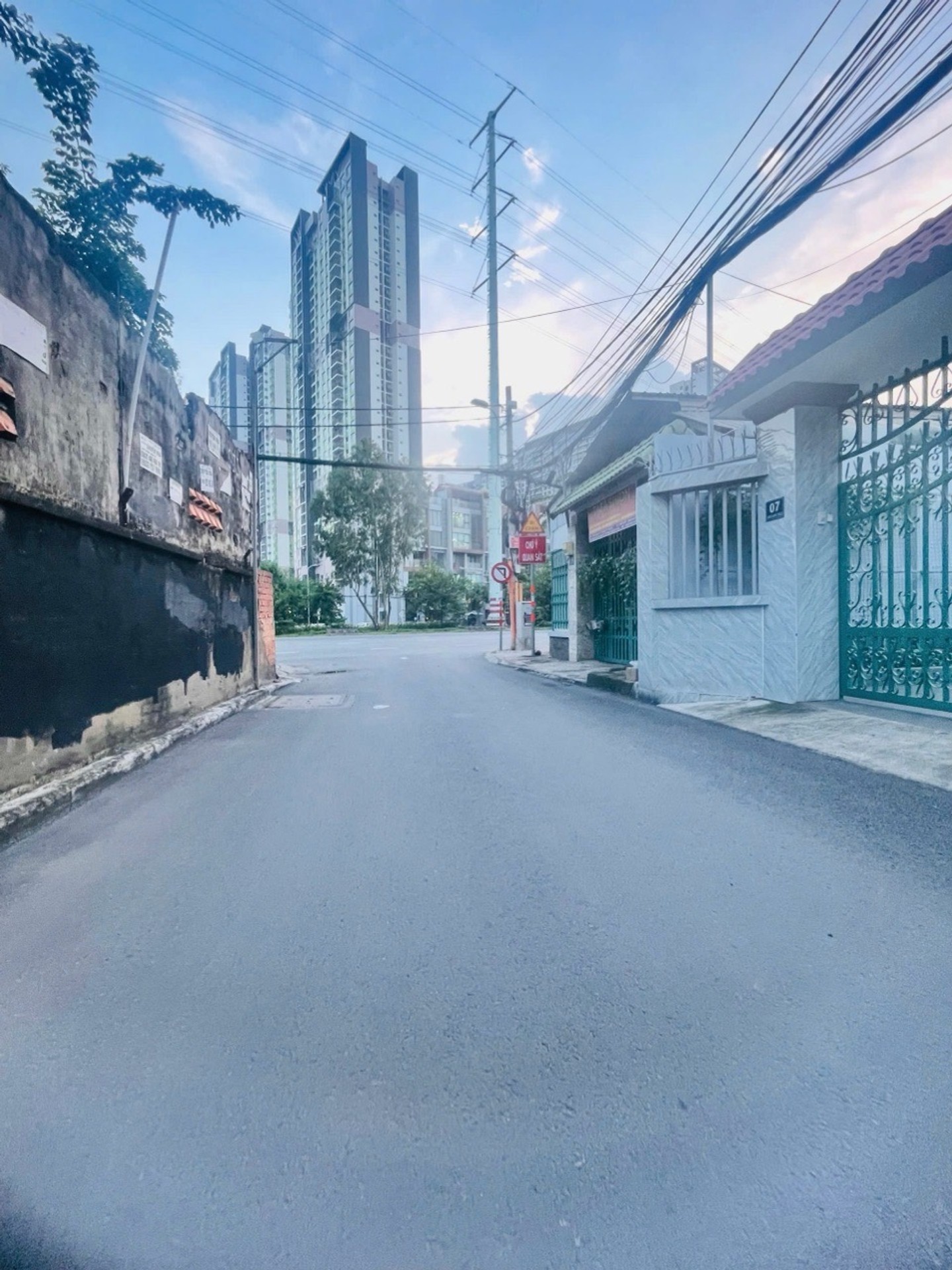 Nhà mặt phố 4 tầng, 8PN, diện tích 126.5m2 tại Quận 2 - LH: 0918604219 C.Loan