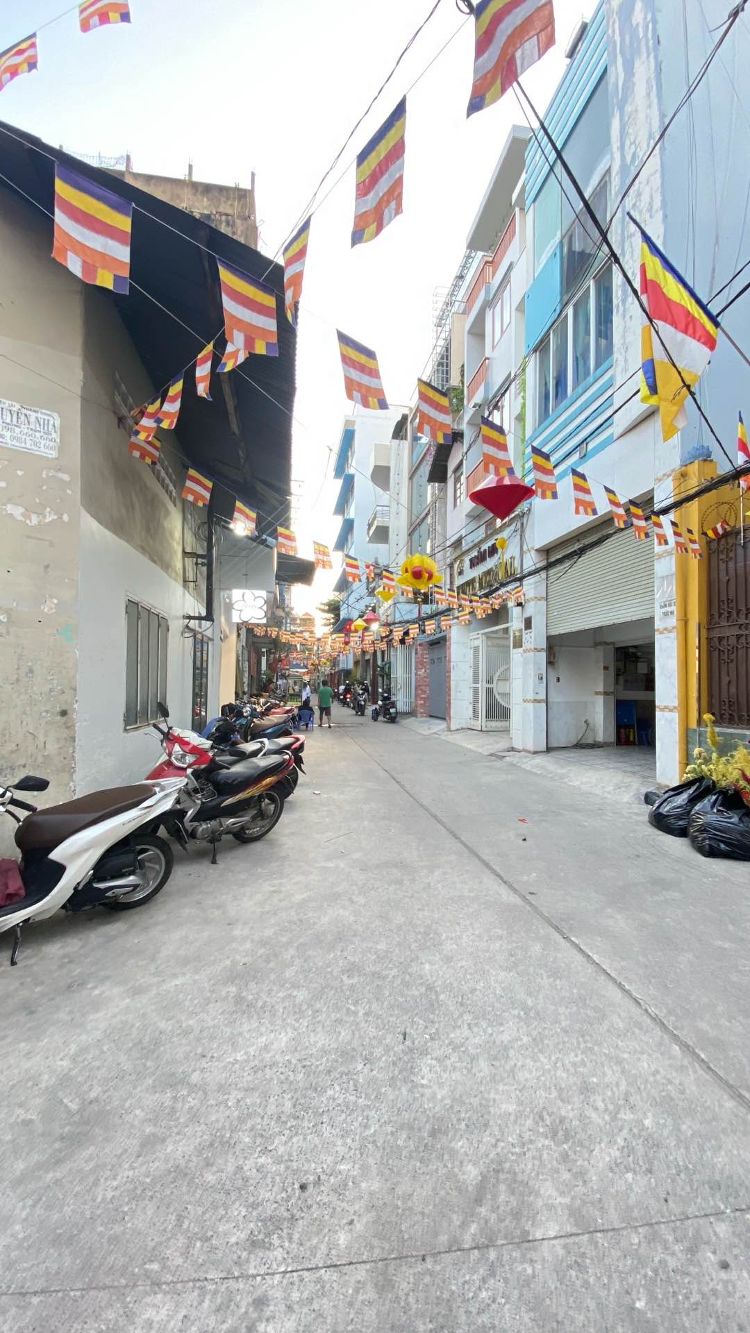 Bán nhà 3 tầng 3 PN diện tích 21m2 khu Cách Mạng Tháng 8