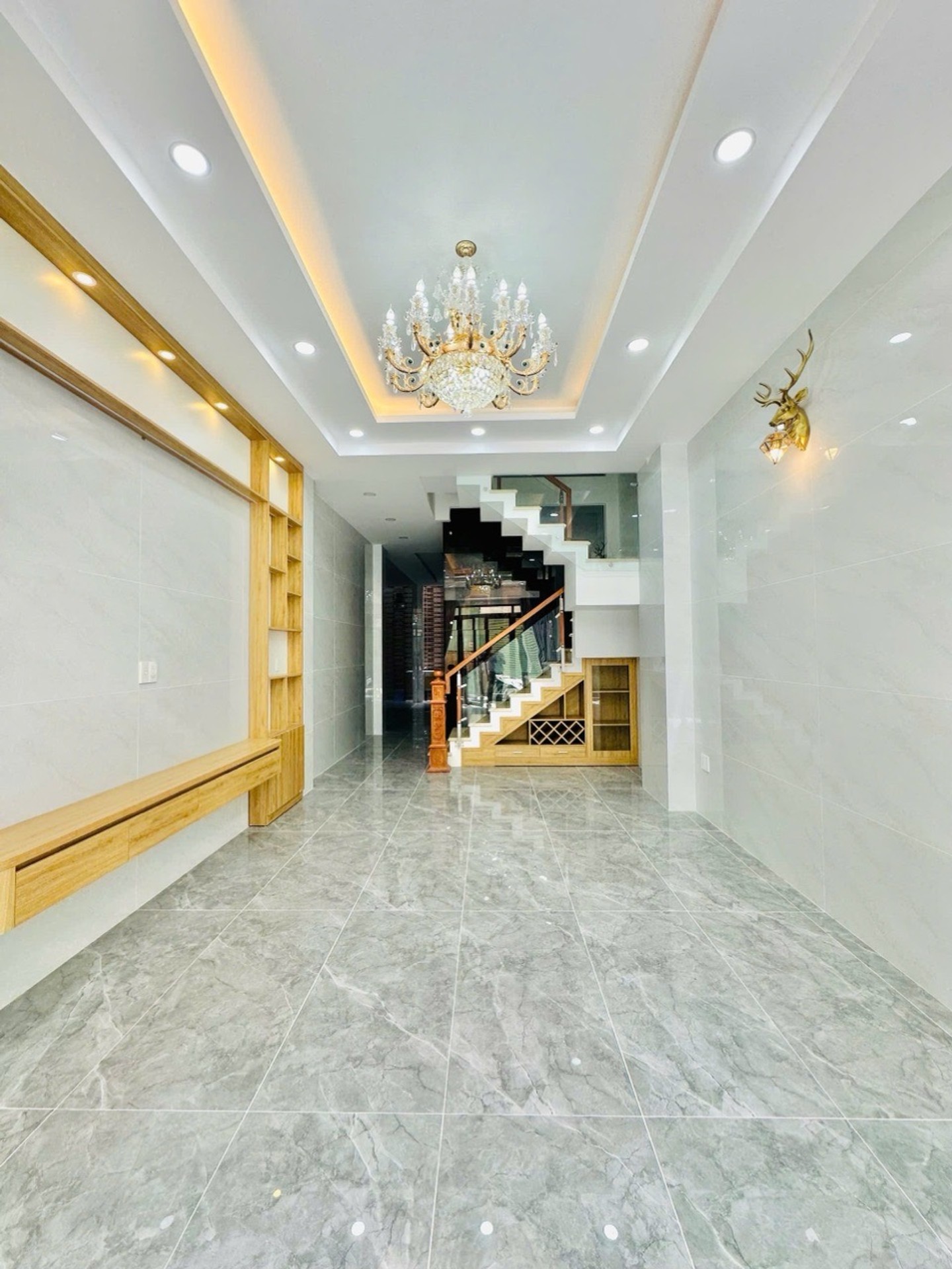 Bán nhà mới 5 tầng tại Tây Thạnh, thang máy, full nội thất cao cấp