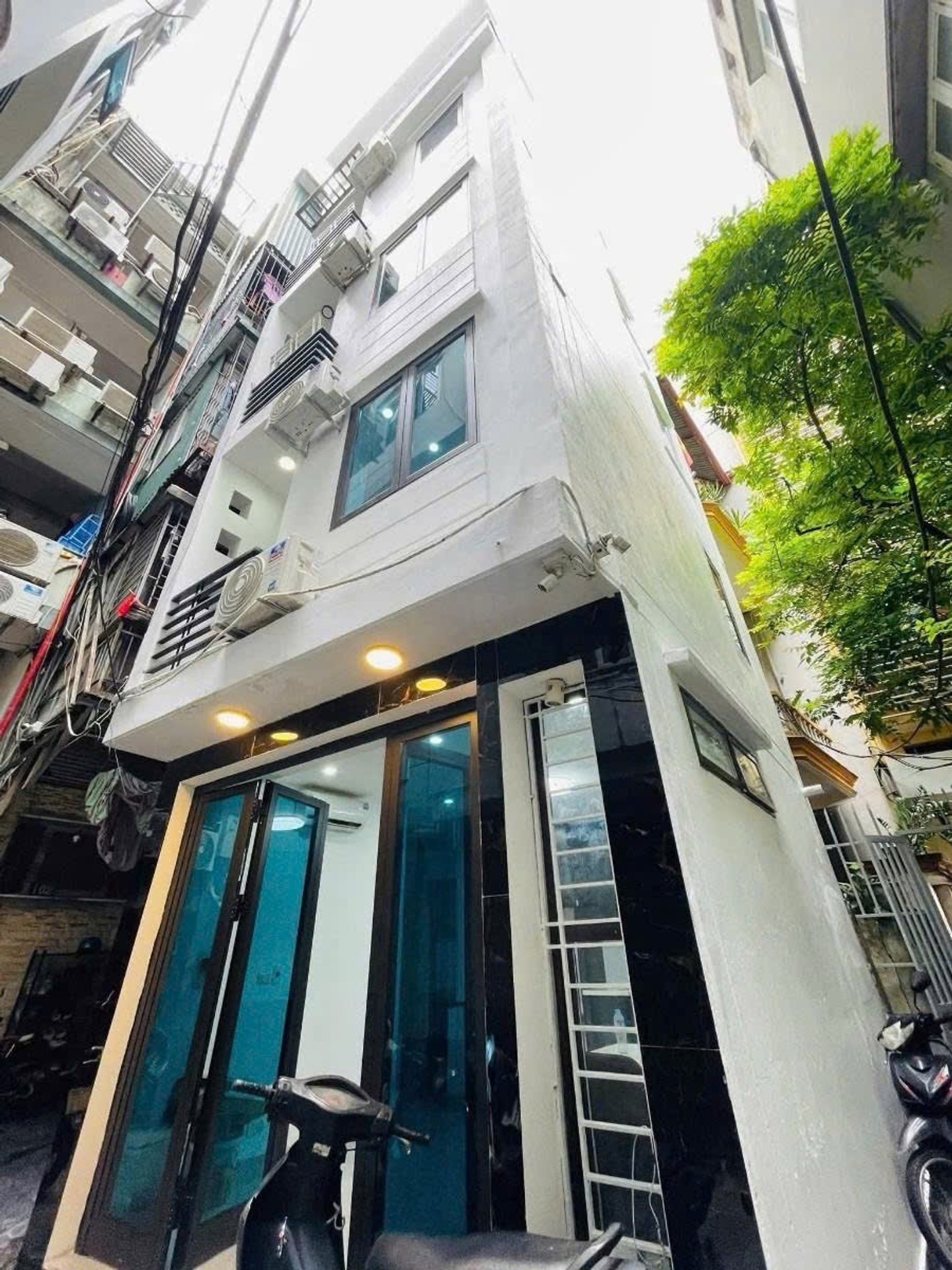 Yên Hòa, 5 tầng, 3 ngủ, lô góc, sổ đỏ, chỉ 6.x tỷ