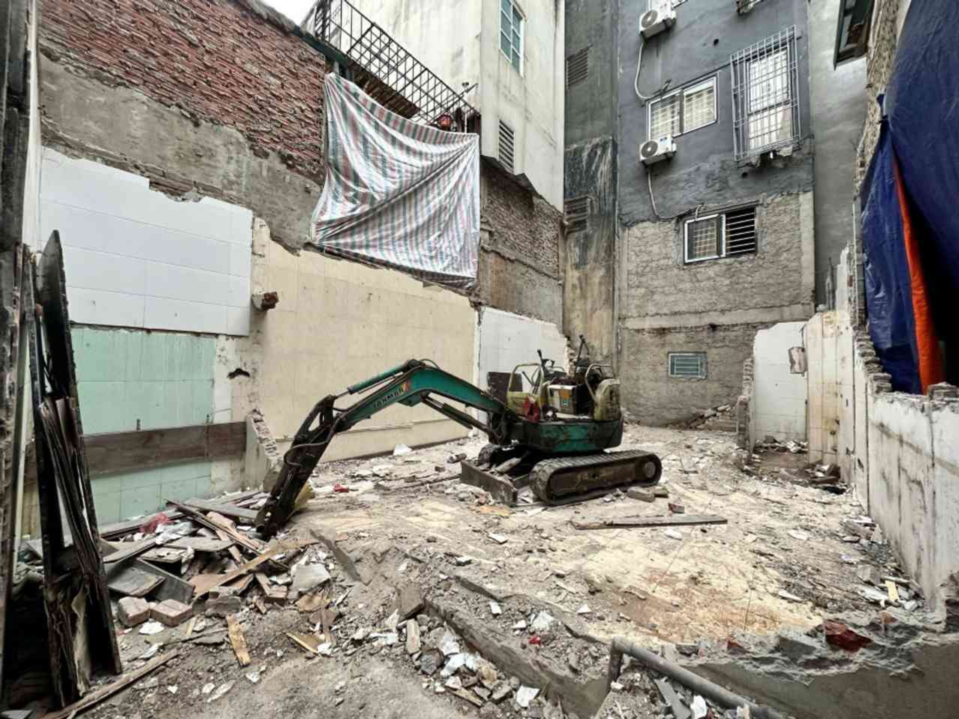 Cơ hội sở hữu nhà 5 tầng có thang máy tại trung tâm Hà Đông giá hấp dẫn