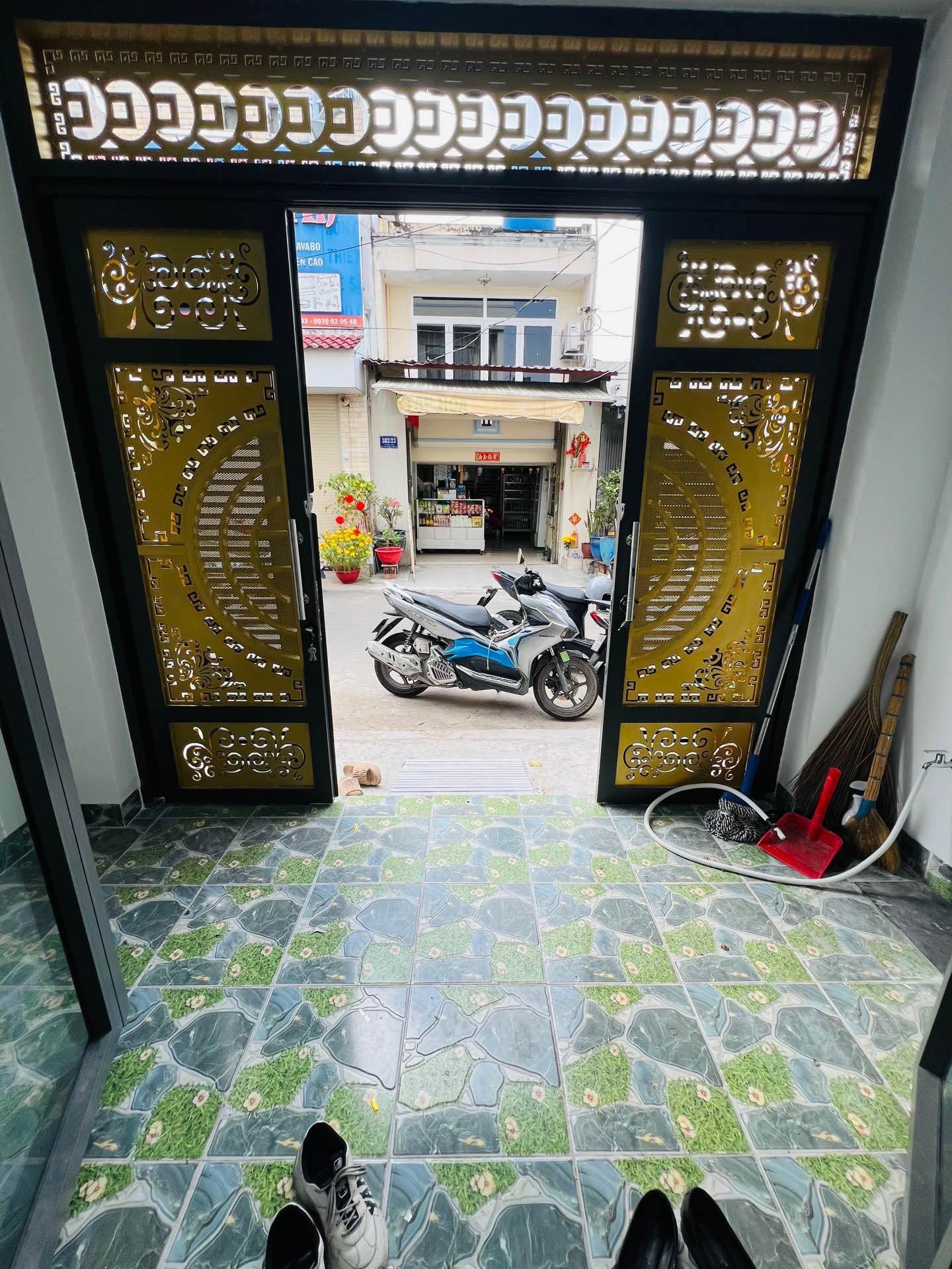 Bán nhà riêng 2 tầng tại quận Bình Tân, de hơi ngủ nhà diện tích 4x18m2, giá 5.89 tỷ đồng