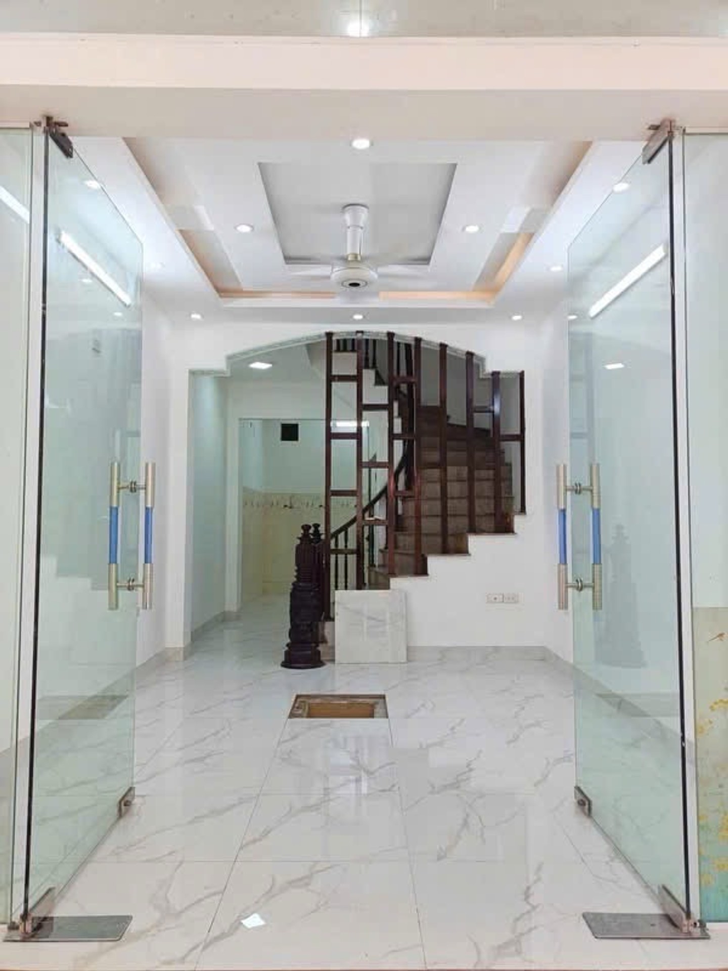 Bán nhà riêng 4 tầng tại Hà Đông, ô tô tránh, ngõ thông thoáng, gần phố