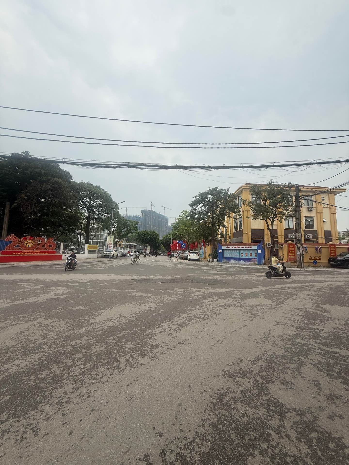 Bán nhà riêng 7 tầng thang máy tại Phú Thượng, vị trí đắc địa, có ô tô qua nhà
