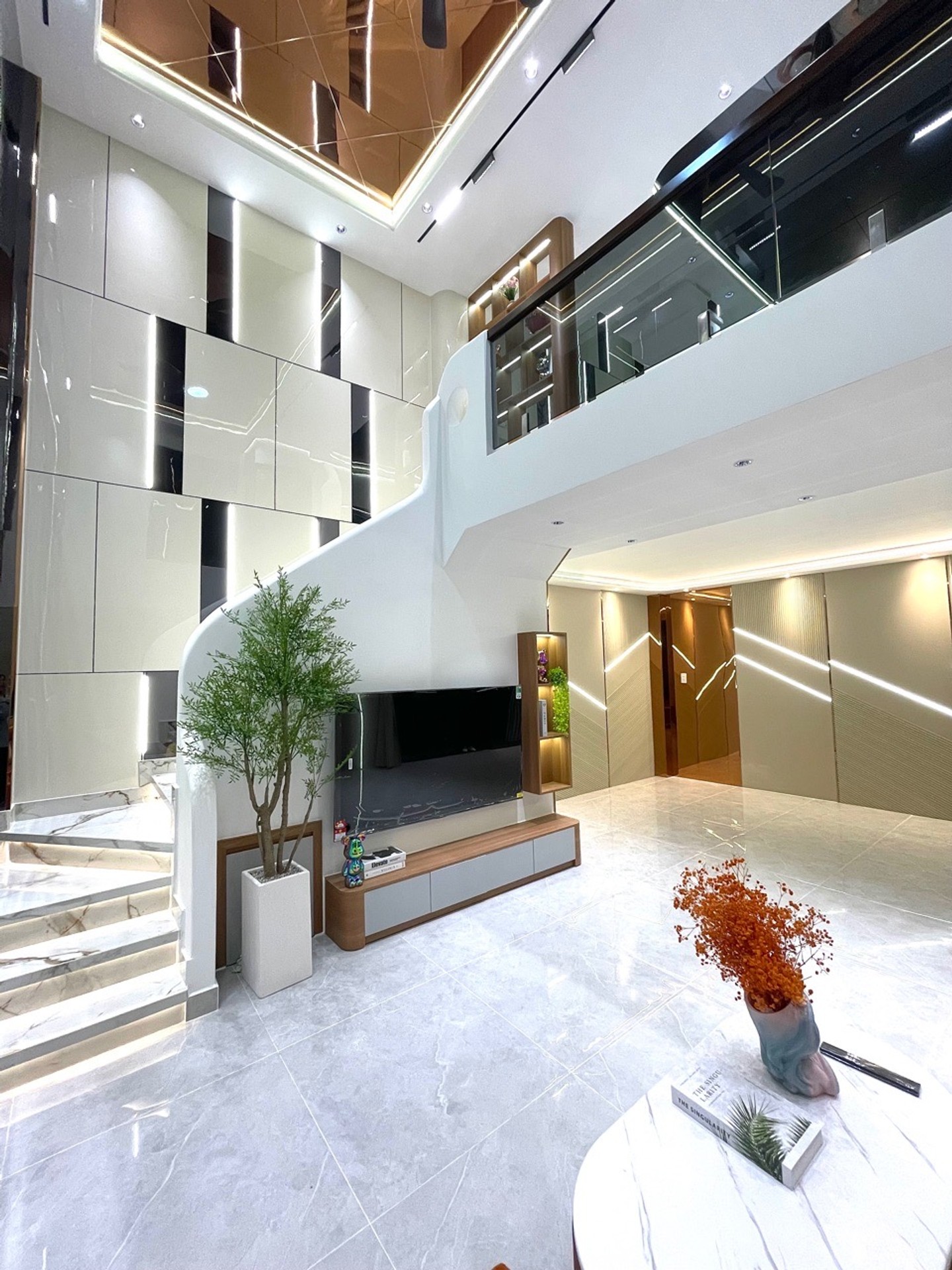 Bán nhà riêng 5 tầng tại phường Thông Tây Hội, Gò Vấp, hẻm xe hơi, diện tích 44m2