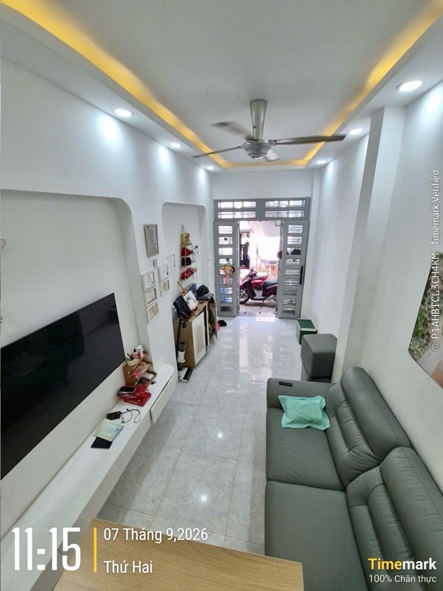Bán nhà riêng 4 phòng ngủ tại phường Khánh Hội, Quận 4, vị trí trung tâm