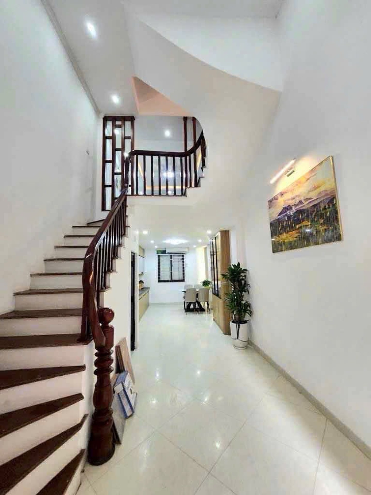 Bán căn nhà phố bằng a tiếp giáp kđt Tây Nam Linh Đàm tiện ích cực nhiều