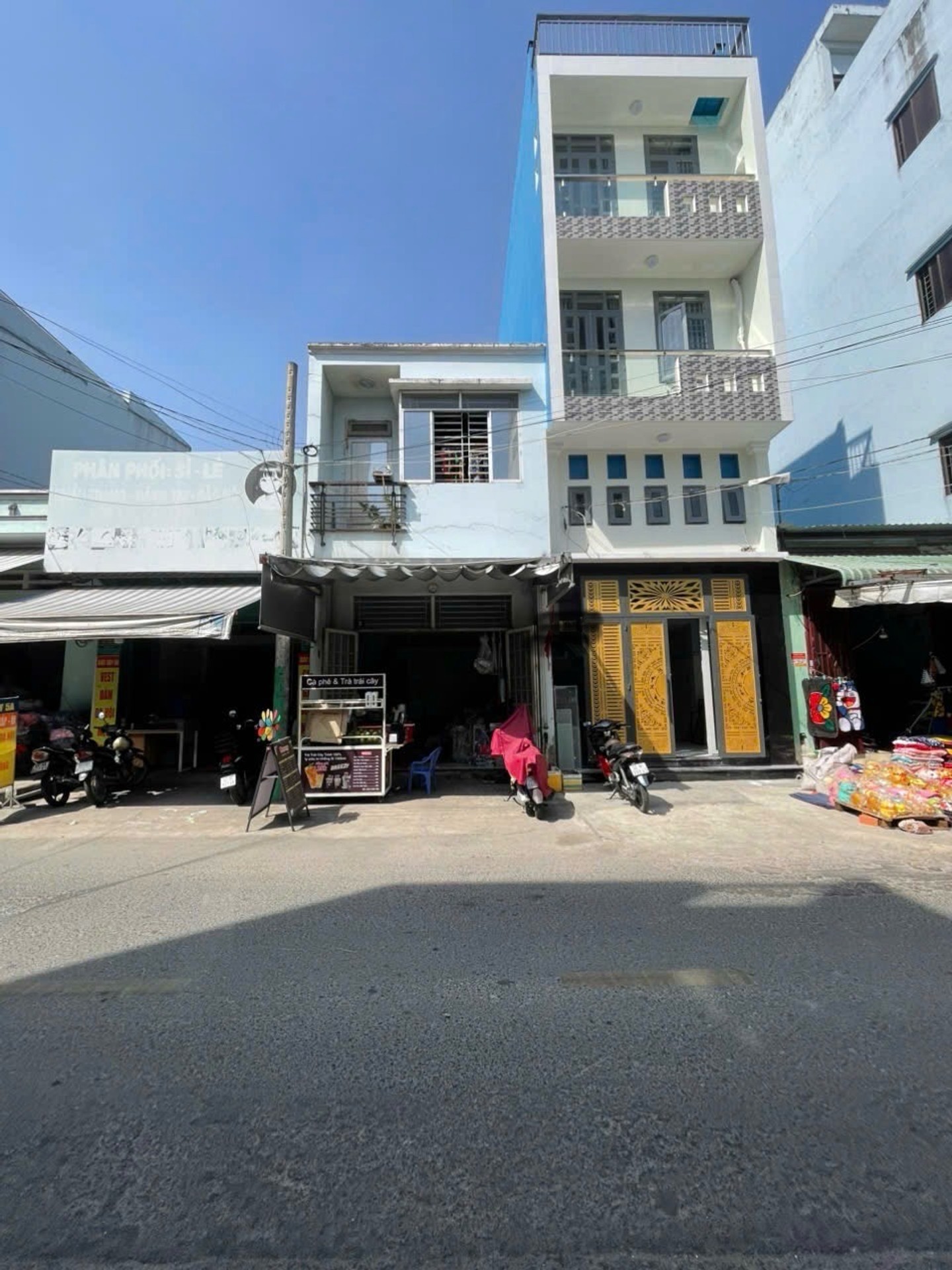 Nhà mặt tiền 4 tầng sầm uất Bình Tân giá tốt