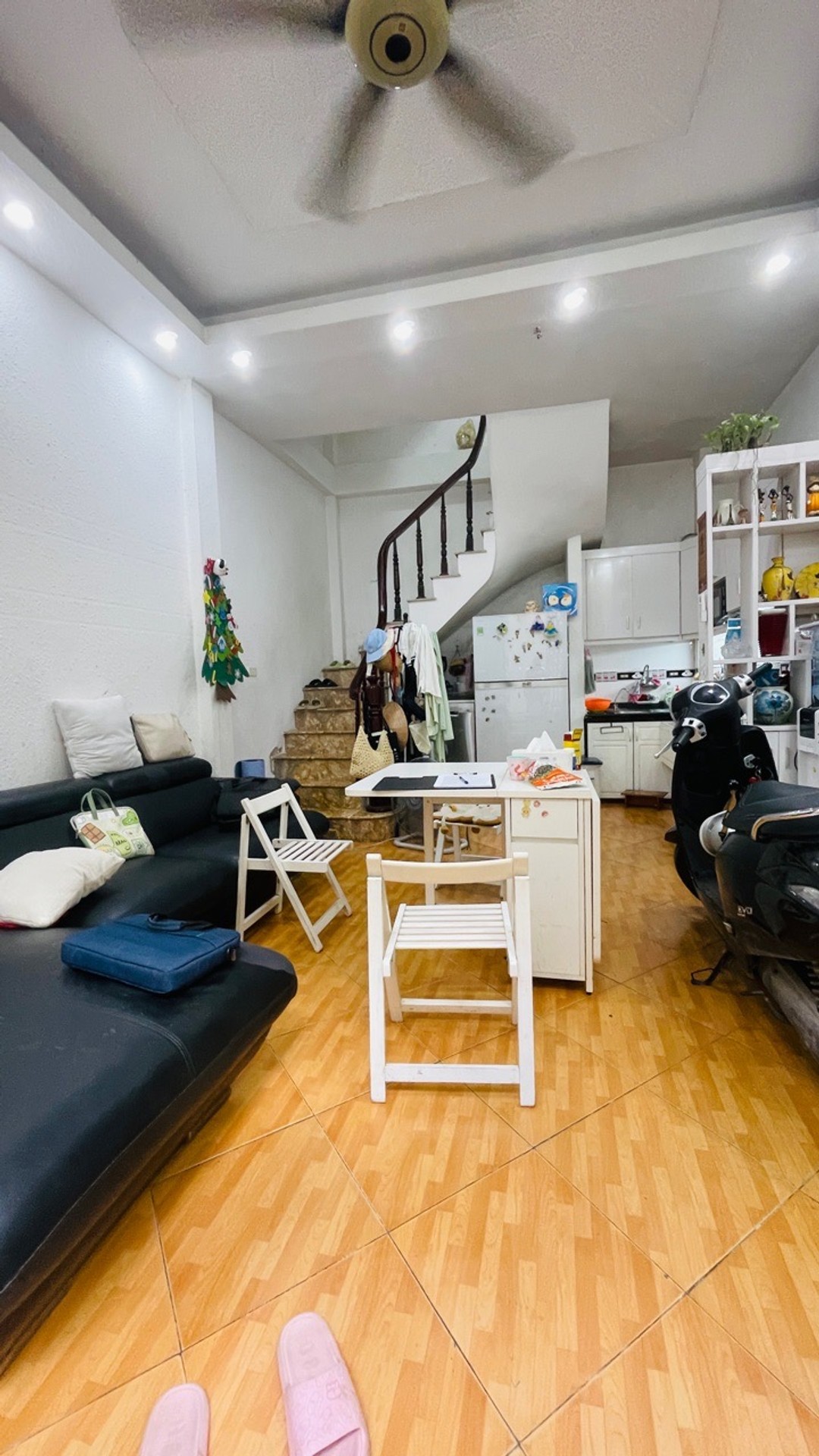 Nhà 5 tầng khung bê tông gần Hồ Đền Lừ, Hoàng Mai, giá 7.4 tỷ