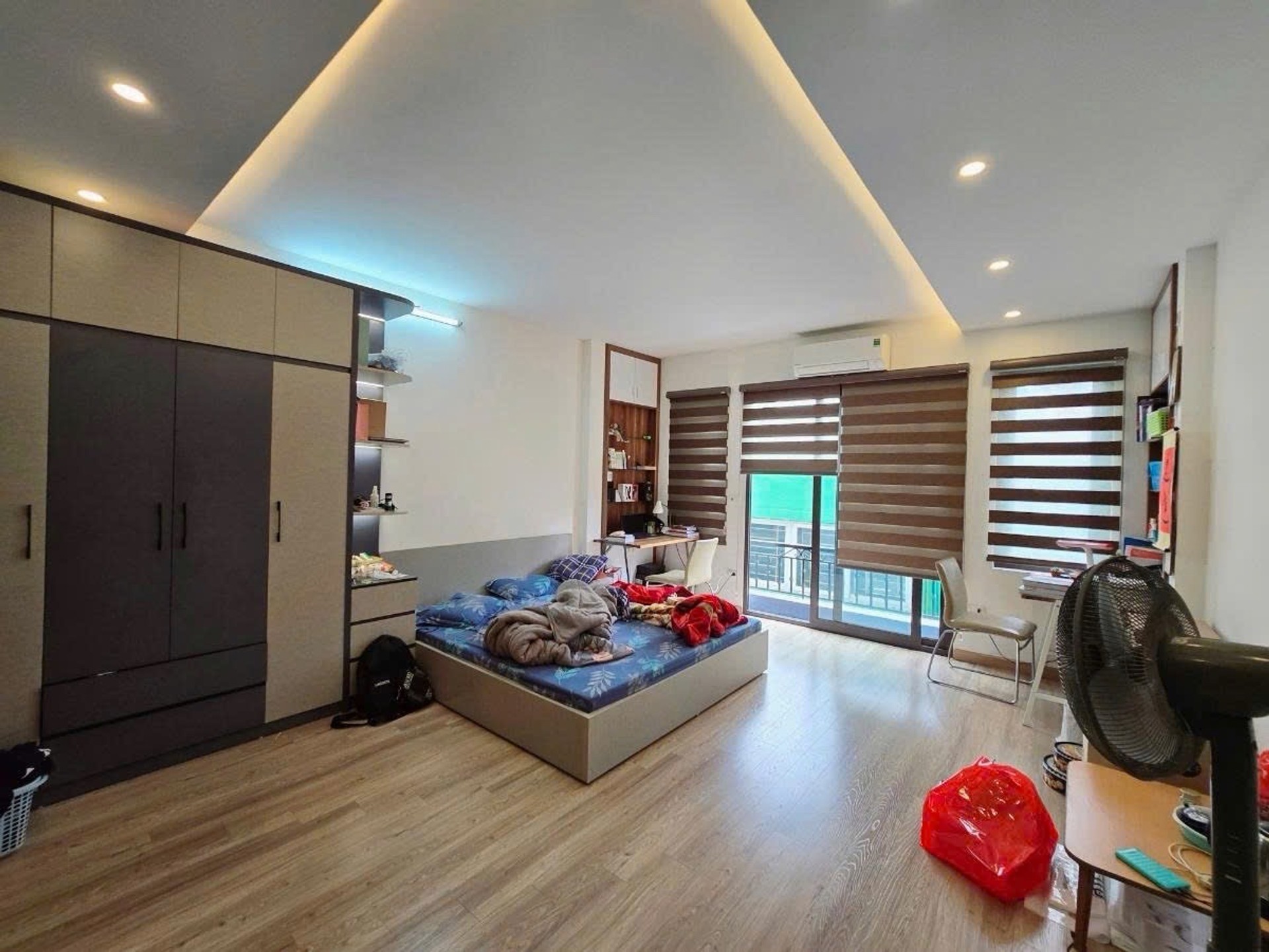 Nhà đẹp Cầu Giấy, ở ngay, ngõ nông thoáng sáng