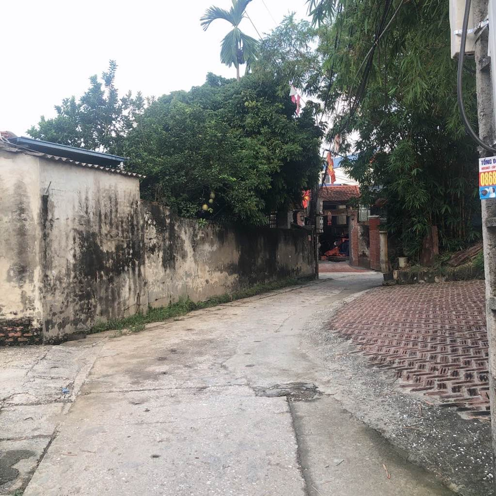 Nhà 4 tầng lô góc, ô tô đỗ cửa, tặng nội thất tại Chúc Sơn