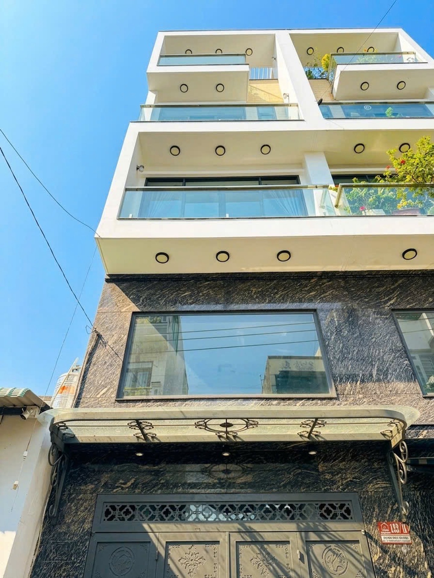 Nhà 5 tầng xinh xắn ngay Miếu Gò Xoài, Bình Tân
