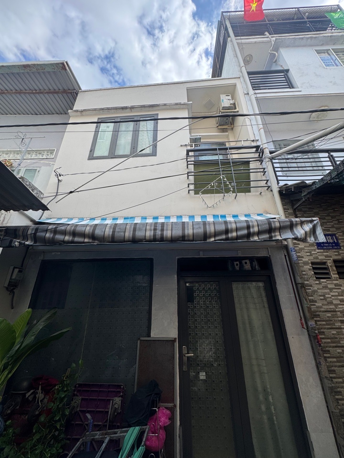 Ngay quận 6- nhà xây kiên cố 2 tầng hơn 2 tỷ