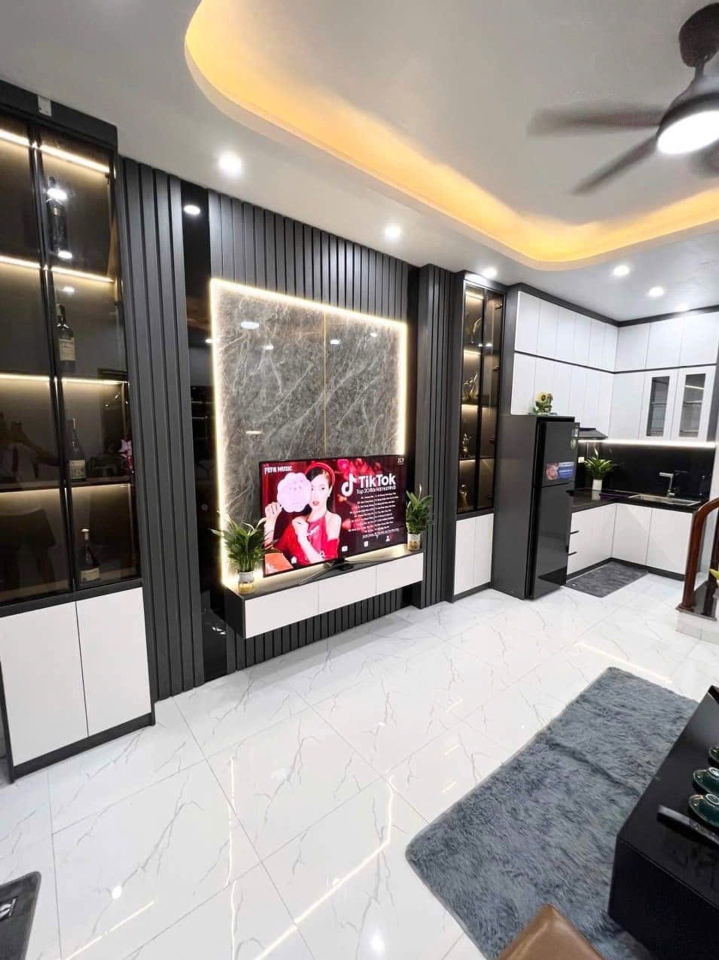 Nhà 5 tầng gần Hồ Linh Quang - Sống xanh, tiện nghi
