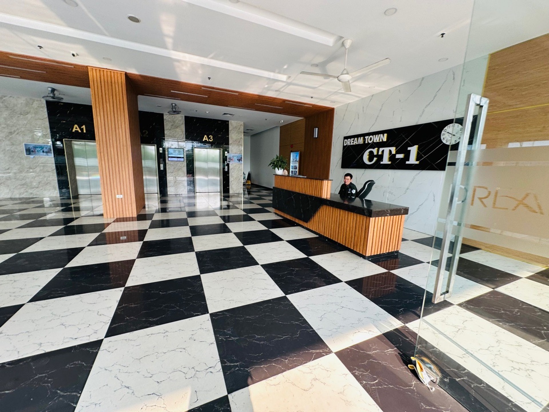 Bán chung cư DT 132,5m