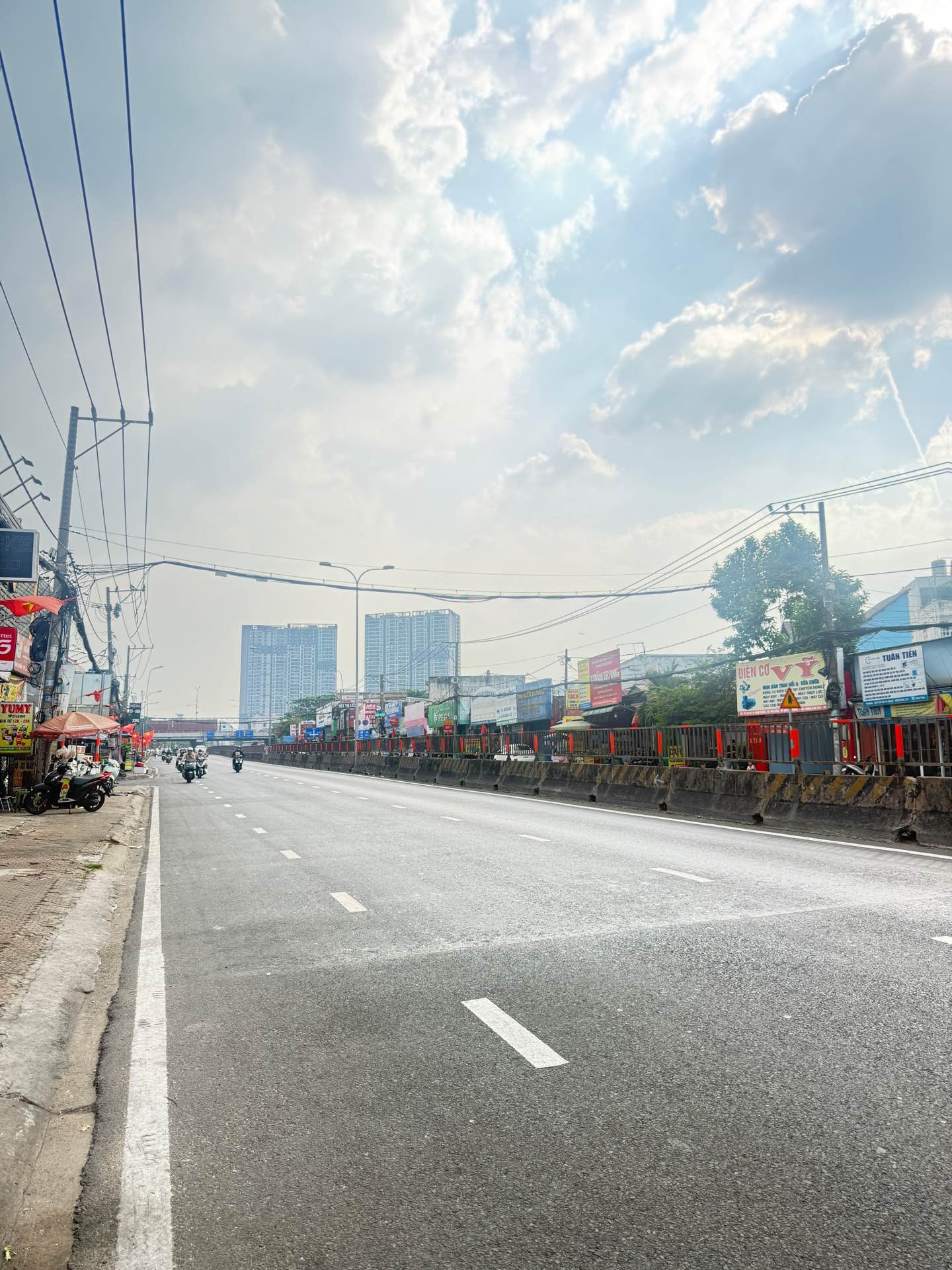 MTKD QUỐC LỘ 1K – NGAY CẦU VƯỢT & CHỢ LINH XUÂN- Dt: 176m², chỉ : 10,6 tỷ
Sổ hồng riêng