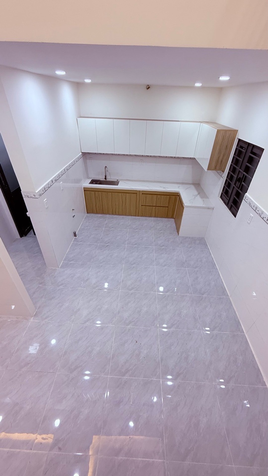 Giảm 300 bán gấp- Nhà 2 tầng 61m2, hẻm ôtô, đường số 5, linh xuân, Thủ Đức.