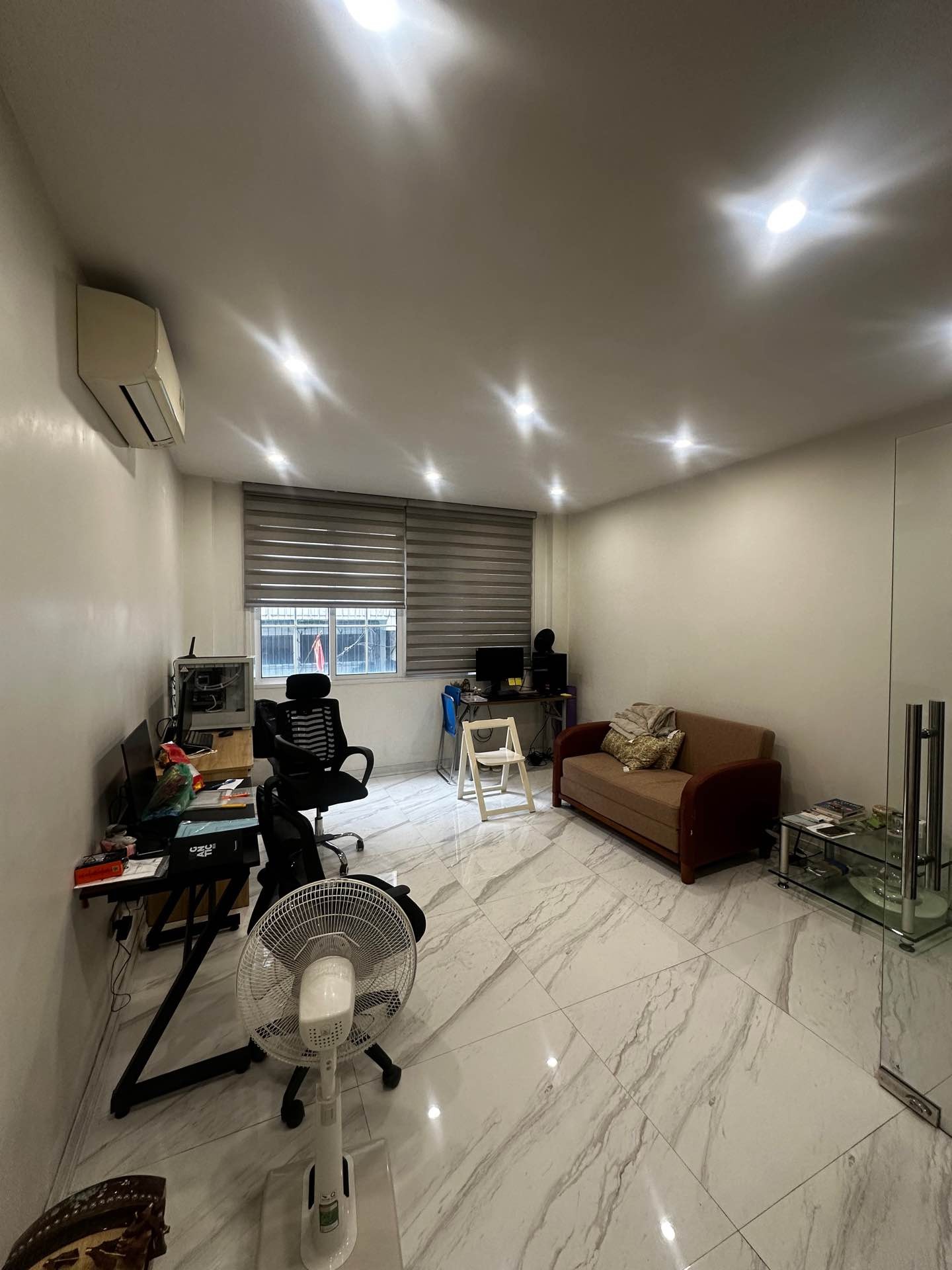 Nhà 6 tầng thang máy khu Kim Đồng, giá 26 tỷ, ô tô vào nhà