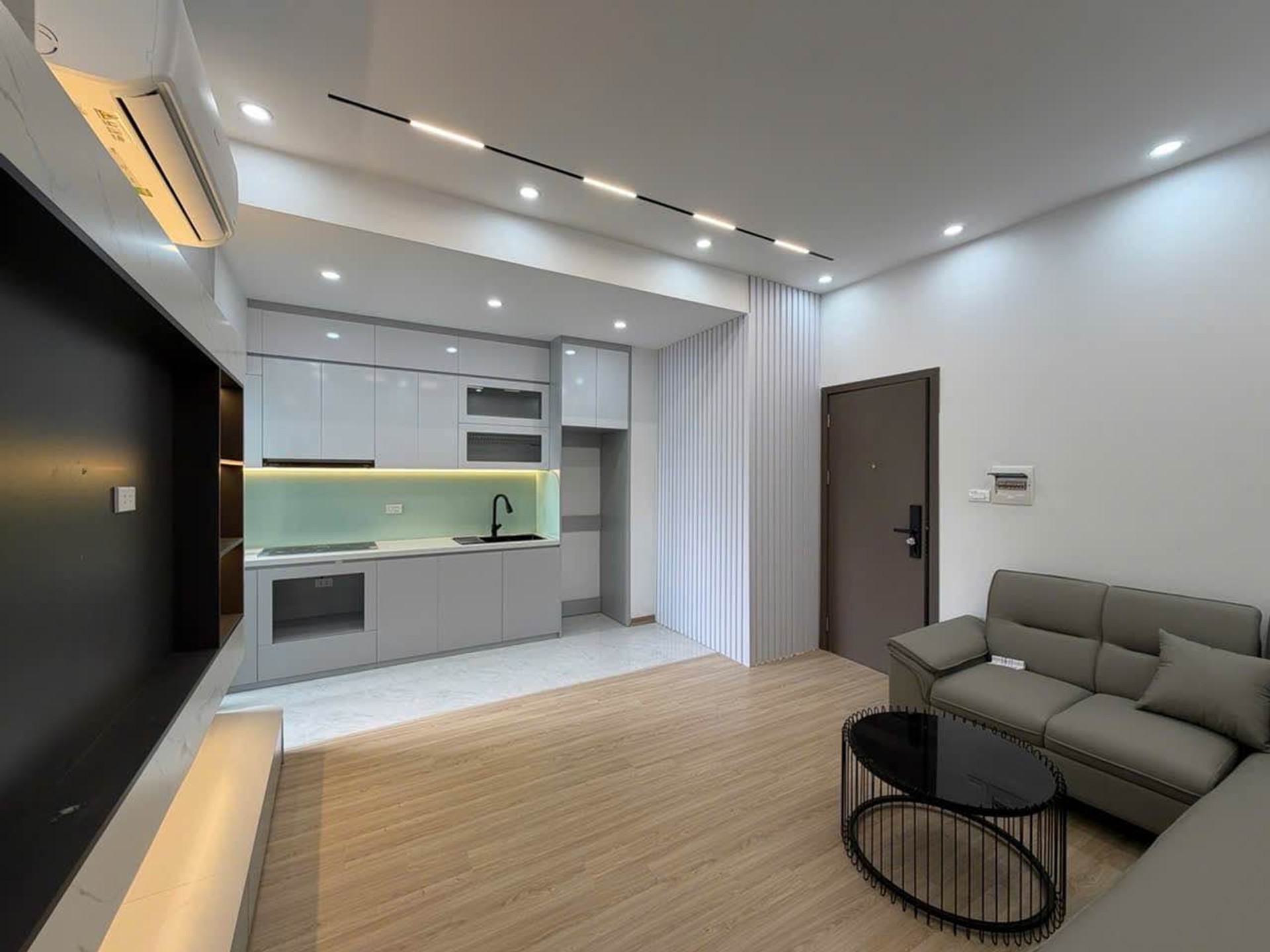 Bán căn hộ chung cư 2 phòng ngủ tại quận Cầu Giấy, diện tích 58m2, full nội thất