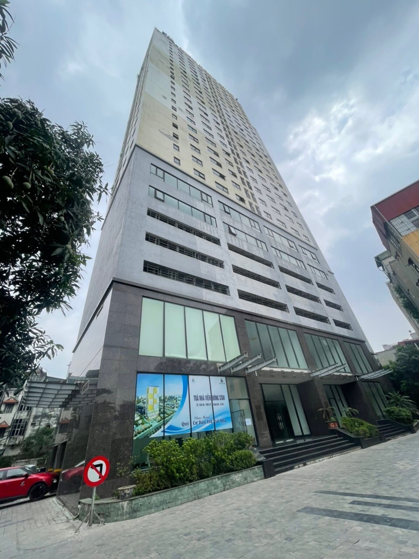 Bán căn hộ chung cư Viễn Đông Star Giáp Nhị, 2 phòng ngủ, tầng cao, view thoáng