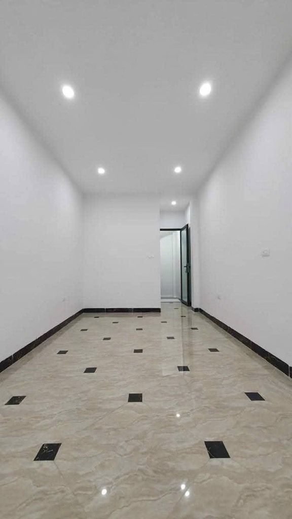 Bán nhà riêng Thịnh Liệt kinh doanh ô tô đỗ cửa diện tích 49 m2