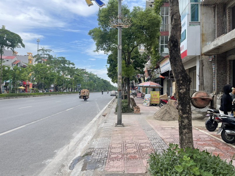 Bán nhà mặt phố lô góc 3 mặt thoáng, diện tích 81,5m² tại Ngô Gia Tự