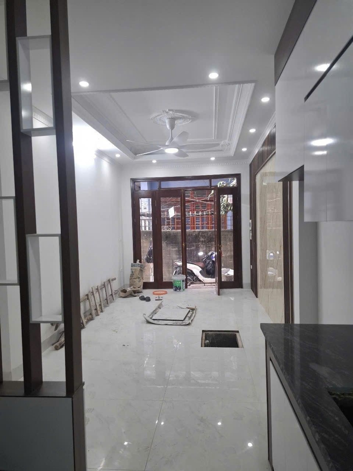 Bán nhà riêng 5 tầng tại phường Thanh Đàm, Hoàng Mai, Nhà mới, ngõ nông, gần ô tô tránh