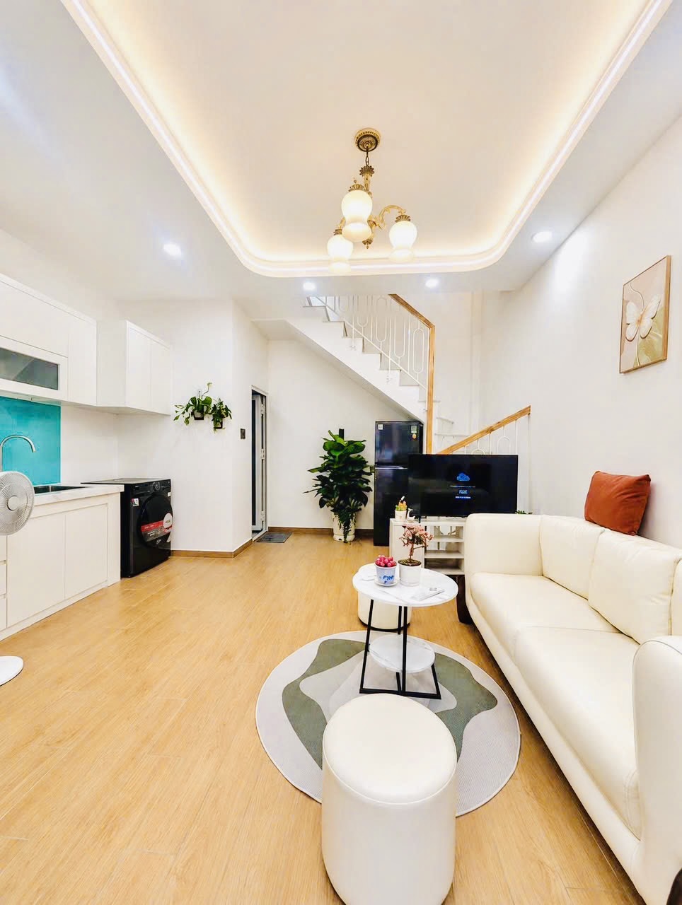 NGANG TO GẦN CHỢ PHẠM VĂN BẠCH