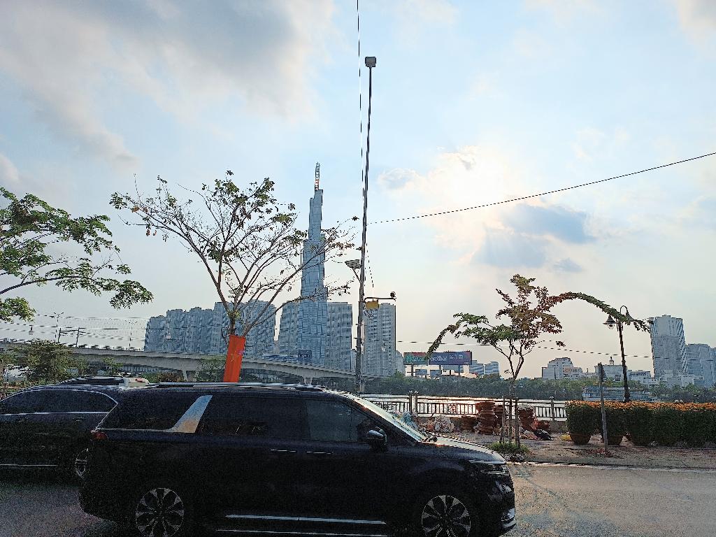 Bán nhà mặt phố 7 tầng tại quận 2, giá 43.6 tỷ - LH: 0918604219 C.Loan