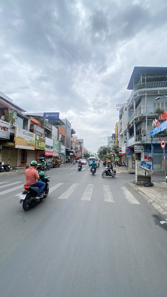 Nhà 2 tầng 3PN mặt tiền 4.5m tại phường 7, quận Tân Bình