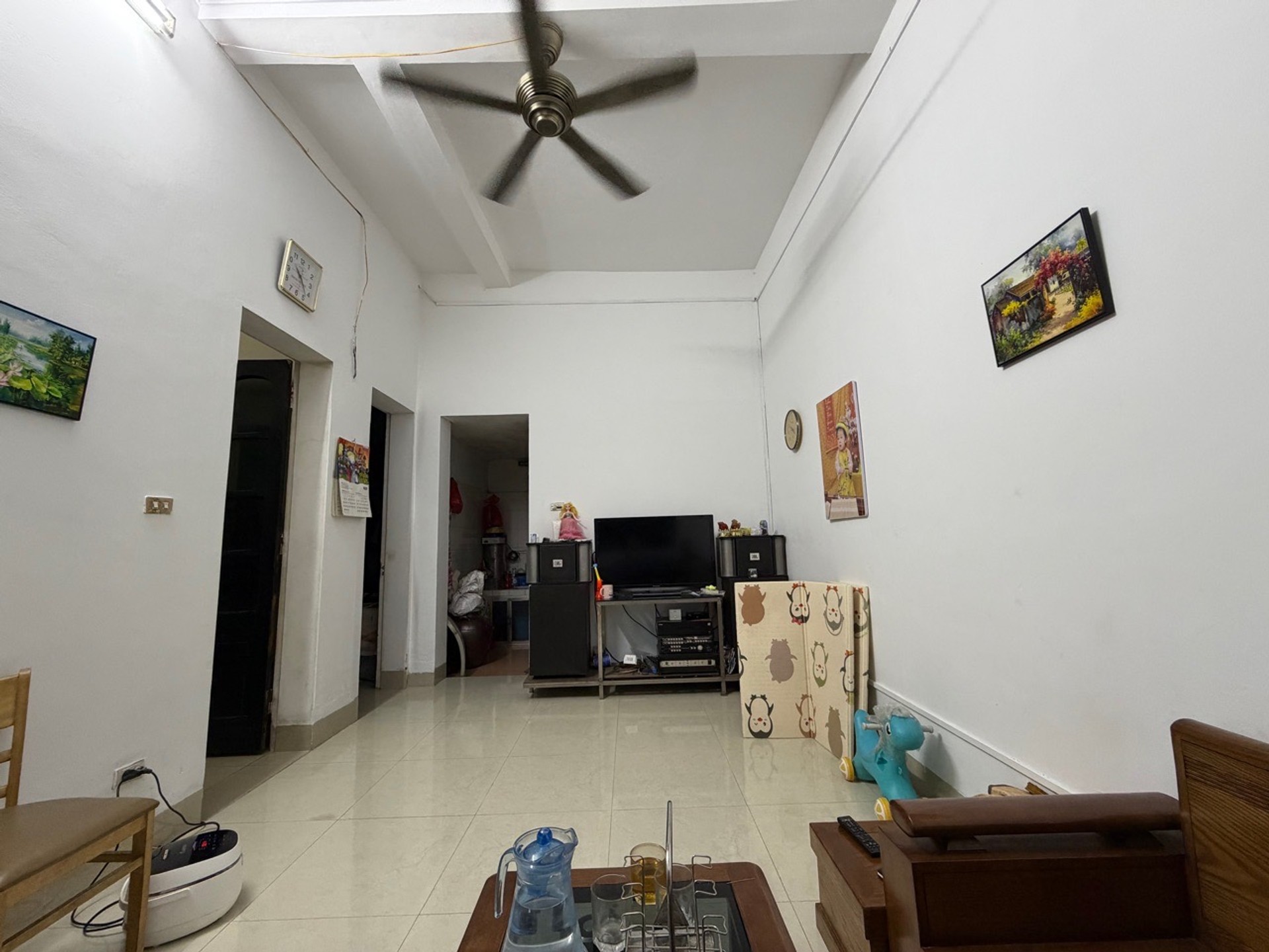 Bán nhà mặt phố Giáp Bát, 176m2, mặt tiền 9.6m, ô tô tránh