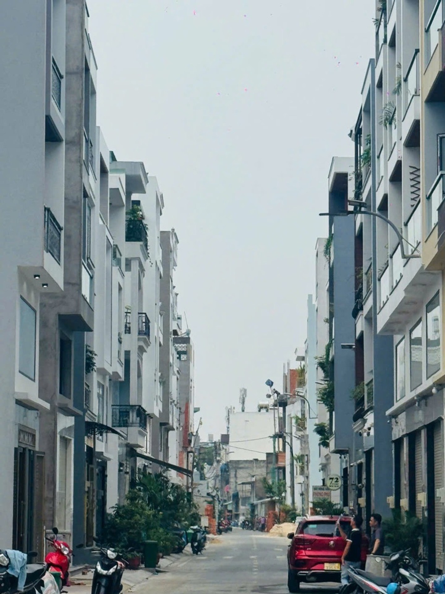Cơ hội sở hữu nhà 5 tầng mới tinh, vị trí đắc địa Tây Lân với giá tốt hiếm có