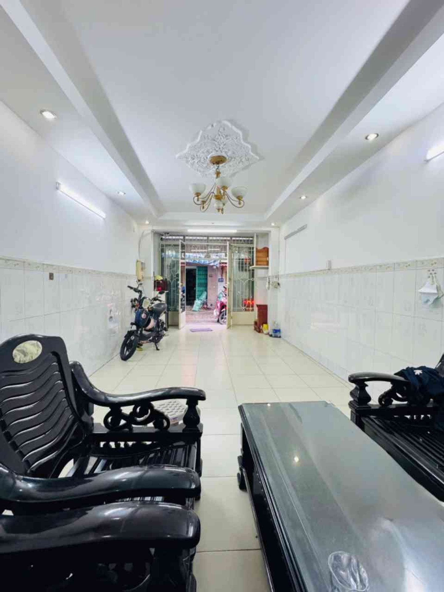 Bán nhà riêng phường Chánh Hưng, Quận 8, nhà đúc kiên cố 2 tầng, hẻm xe hơi