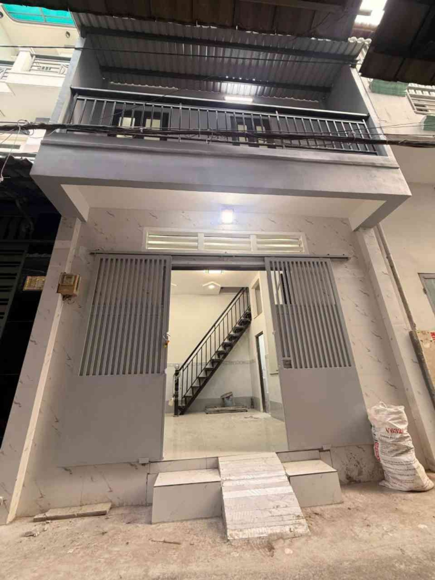 Nhà 3 tầng 3PN 2WC hẻm rộng, phường Bình Hưng Hòa A, giảm giá còn 2.7 tỷ