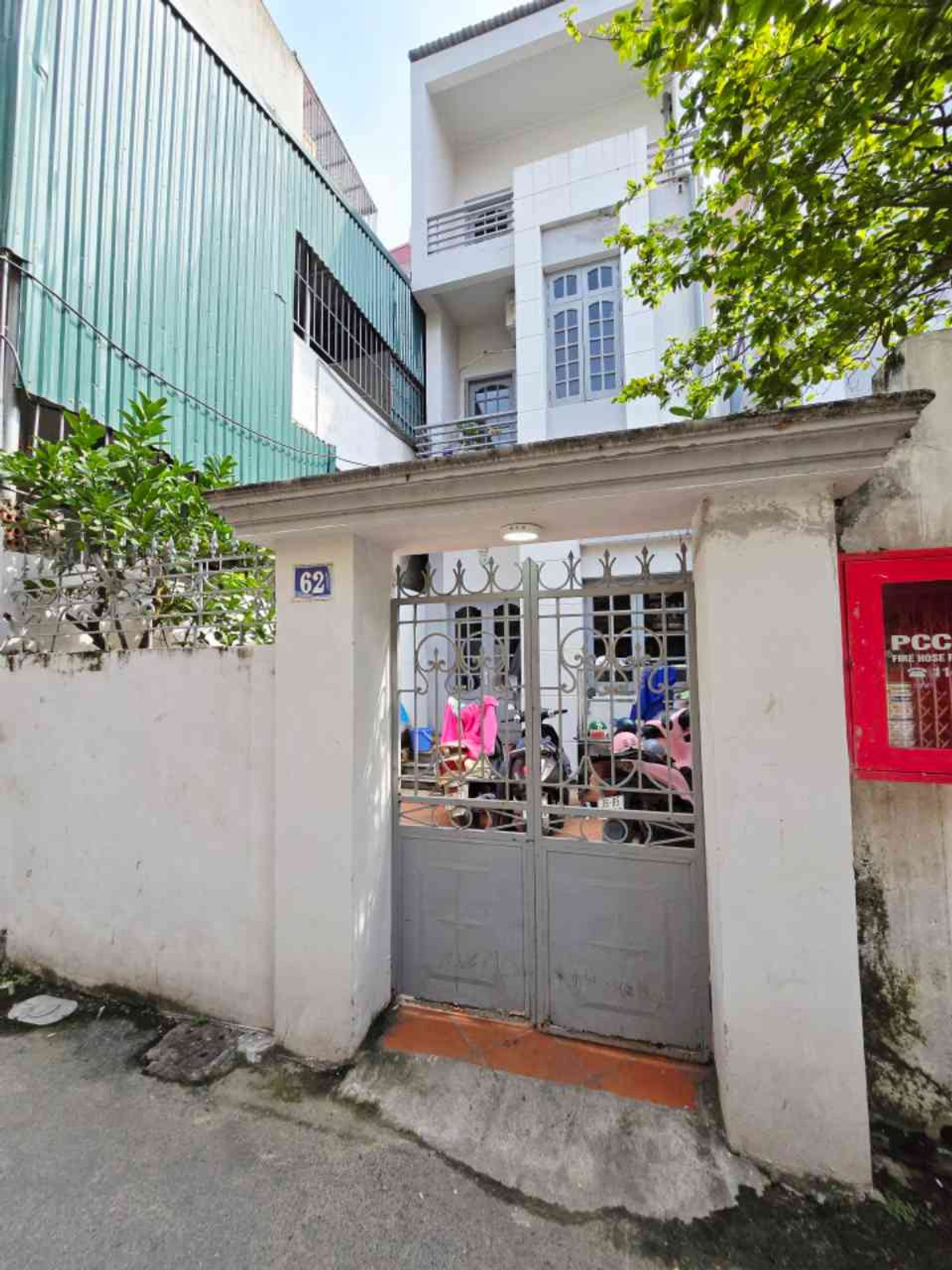 Bán nhà riêng 3 tầng tại phường Bồ Đề, mặt ngõ kinh doanh ô tô, diện tích 102 m2